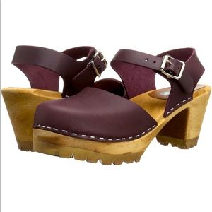 MIA CLOGS SIZE 9